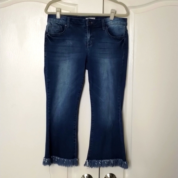 Altar'd State women's size 29 raw shaggy hem cropped jeans - Picture 1 of 12